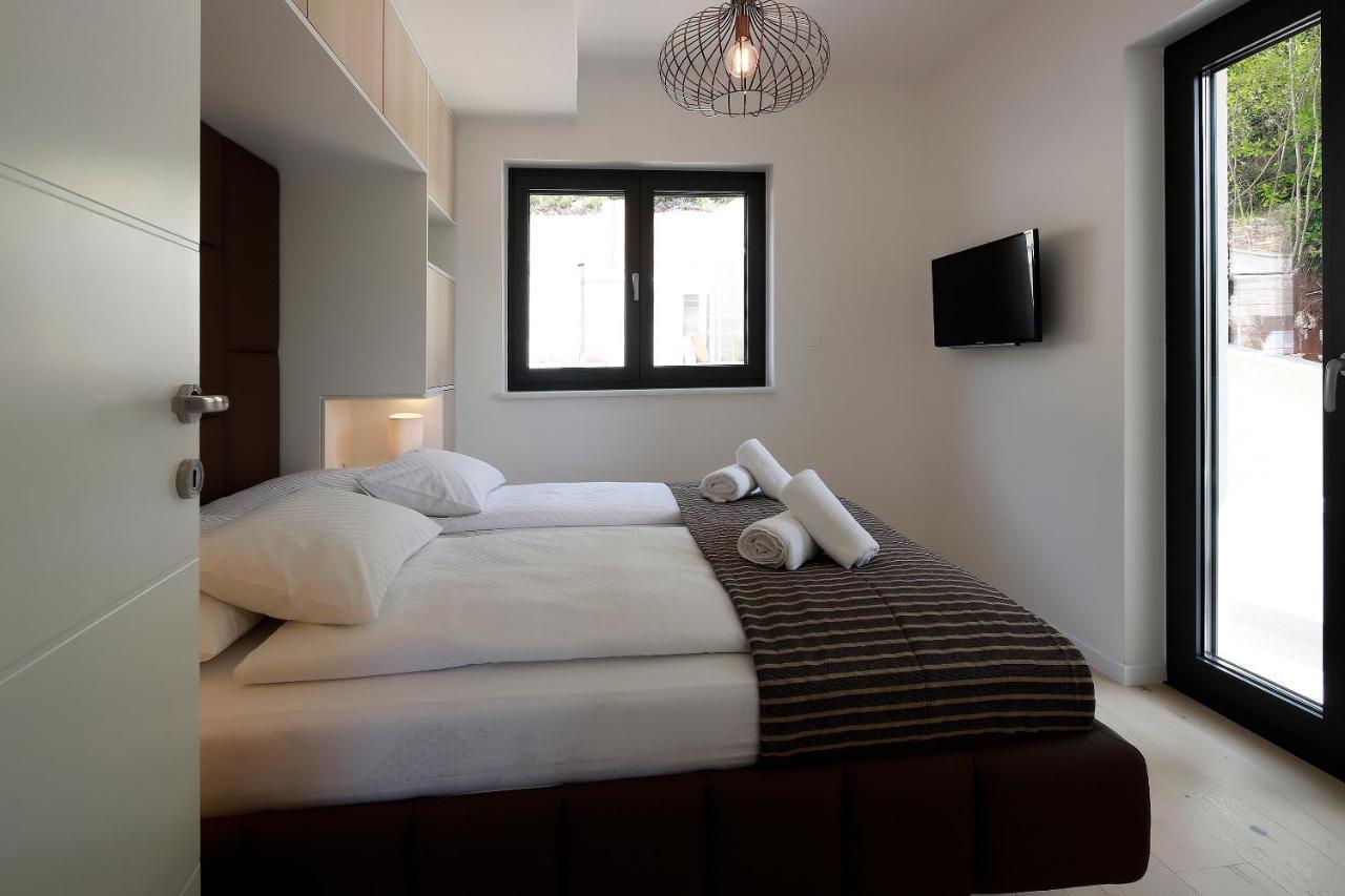 MODENA MARIS-new swim-grill-relax-jacuzzi apartments Ičići Esterno foto