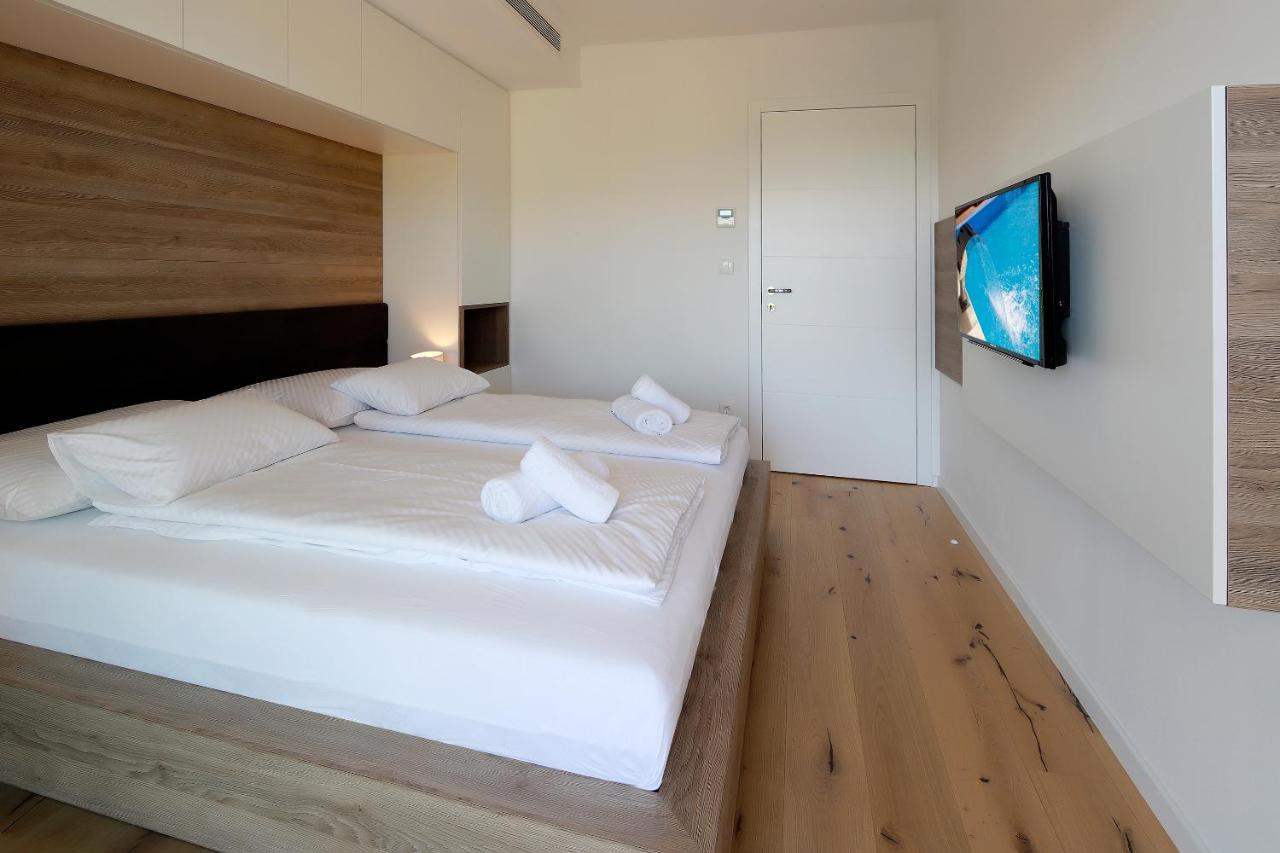 MODENA MARIS-new swim-grill-relax-jacuzzi apartments Ičići Esterno foto