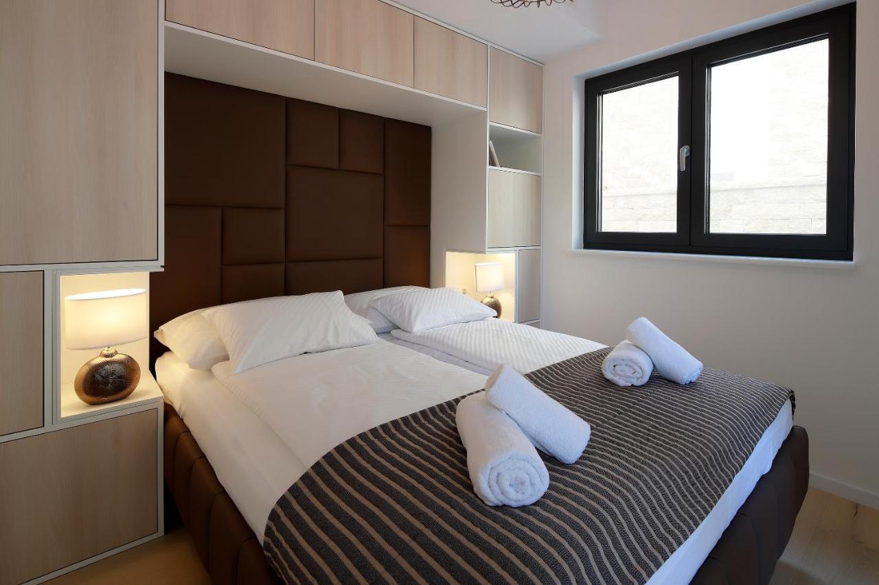 MODENA MARIS-new swim-grill-relax-jacuzzi apartments Ičići Esterno foto
