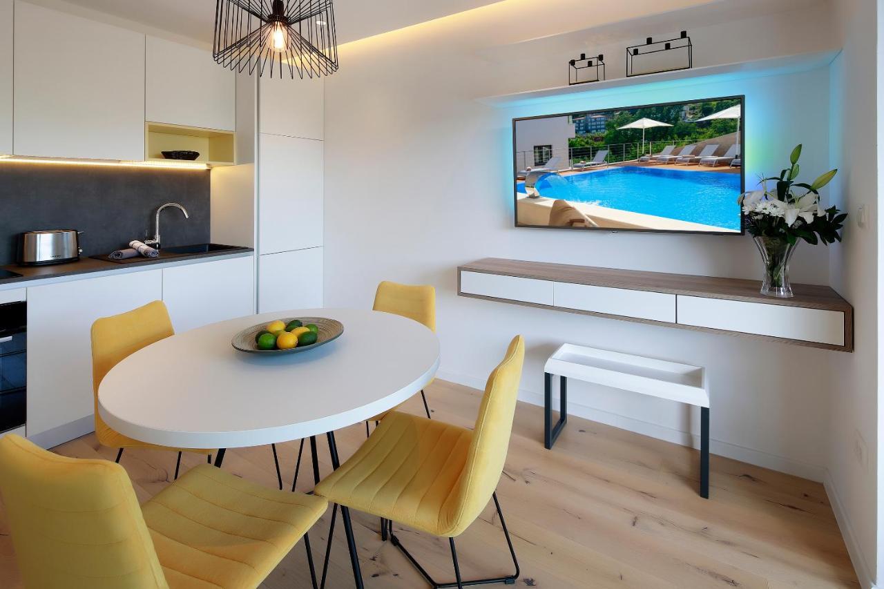 MODENA MARIS-new swim-grill-relax-jacuzzi apartments Ičići Esterno foto