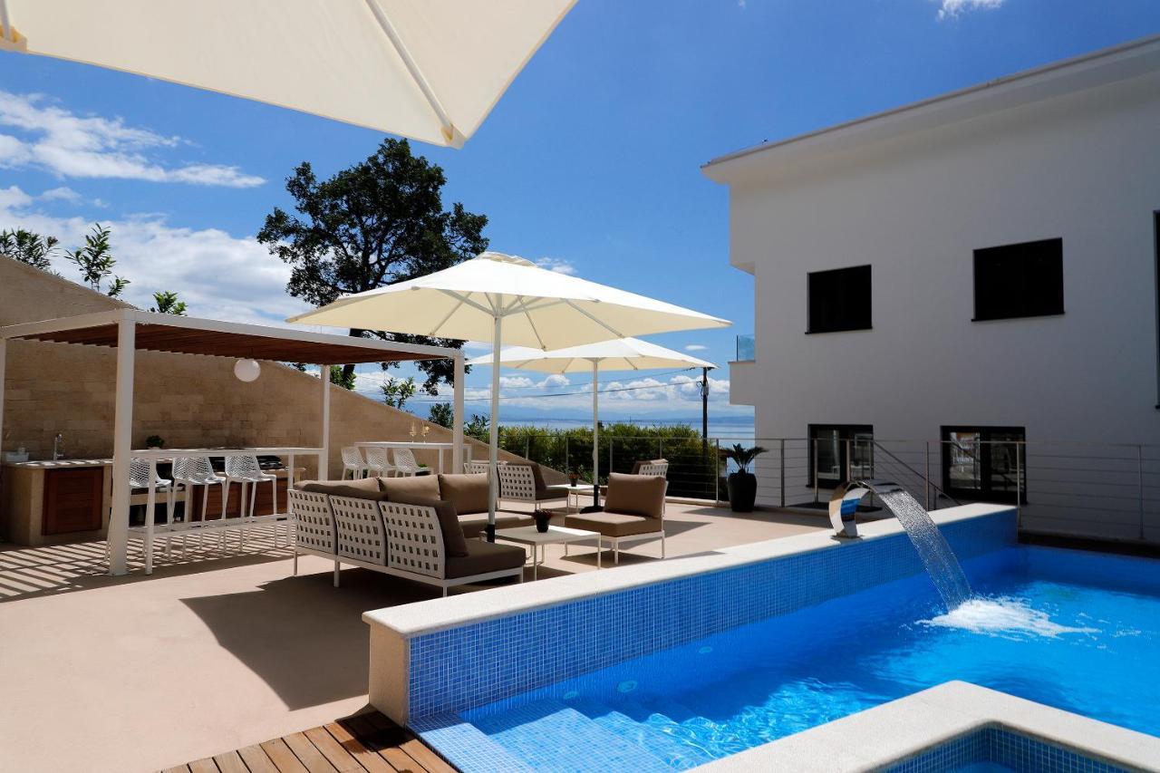 MODENA MARIS-new swim-grill-relax-jacuzzi apartments Ičići Esterno foto